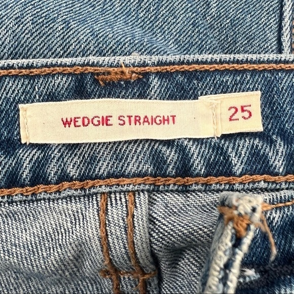 Levi's Wedgie Straight Distressed Rough Hem Button Fly Jeans Size 25 Women’s - Picture 4 of 9